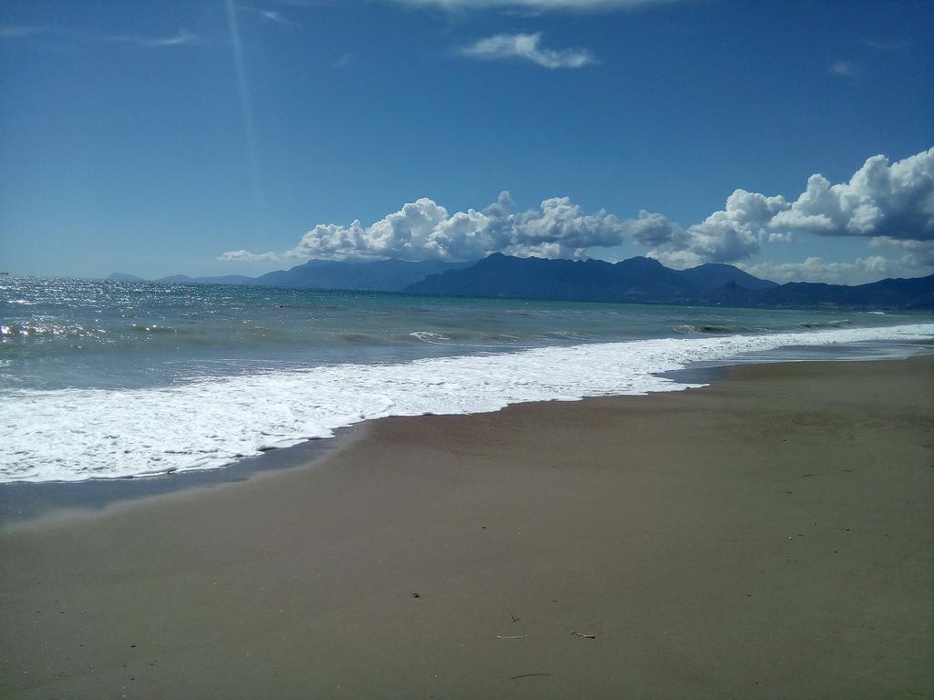 Casa Vacanze Dei Navigatori On The Sea Pontecagnano Ngoại thất bức ảnh