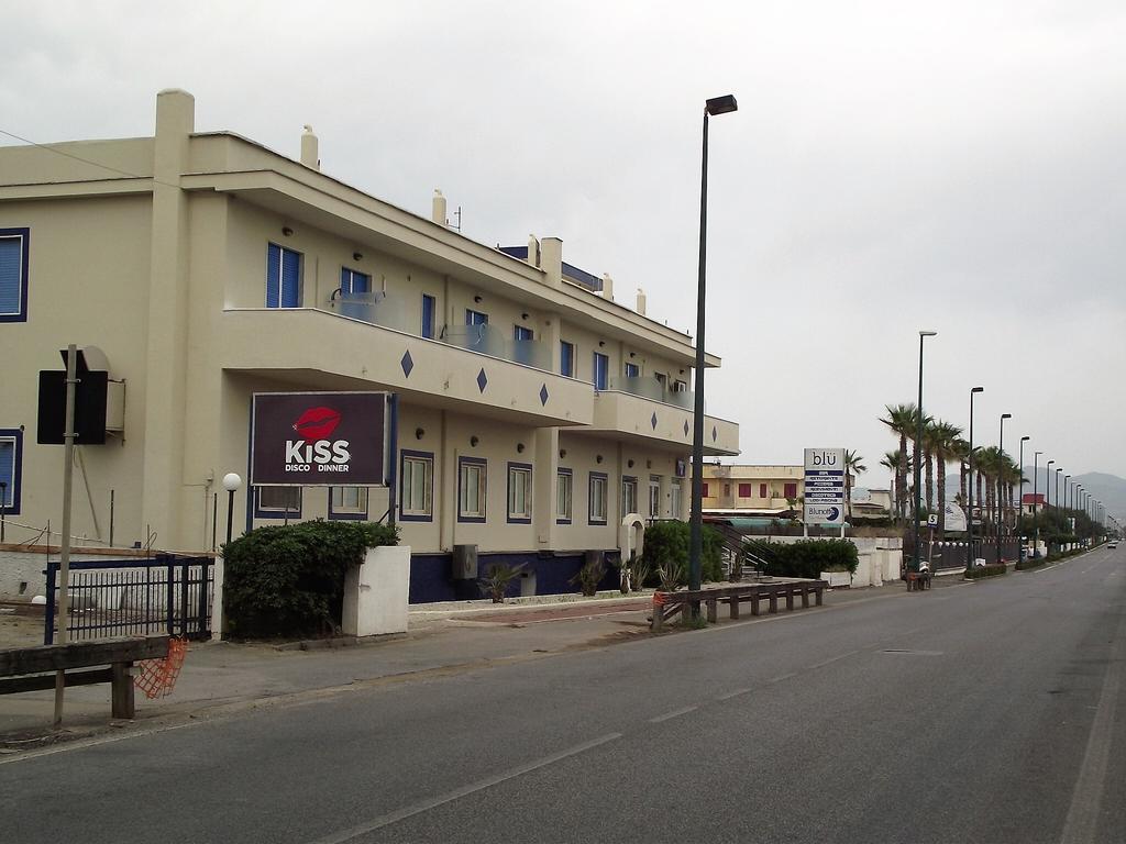 Casa Vacanze Dei Navigatori On The Sea Pontecagnano Ngoại thất bức ảnh